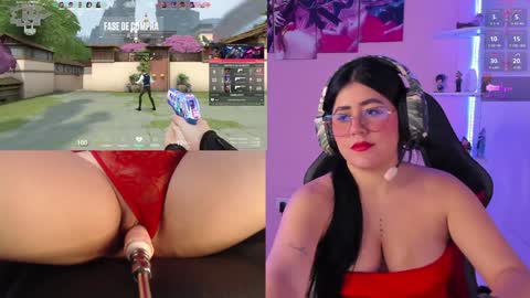 Snapshot of danielamendez__ chatting on December 2024 01:10:02 PM Dani online show from December 2024 01:10:02 PM