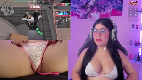 Snapshot of danielamendez__ chatting on December 2024 01:28:02 PM Dani online show from December 2024 01:28:02 PM