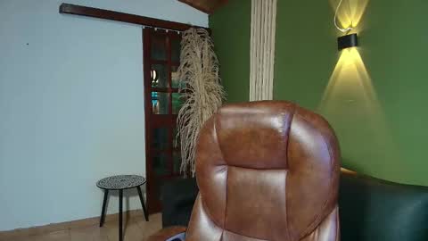 danielamonroe online show from October 2025 08:42:01 PM