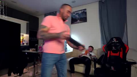 Snapshot of danielkraig_for_u chatting on February 2026 03:37:02 PM Daniel Kraig online show from February 2026 03:37:02 PM