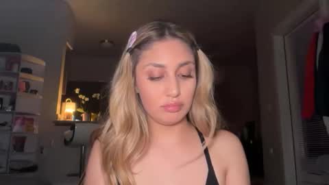 daniellarae1 online show from April 2026 05:29:02 AM