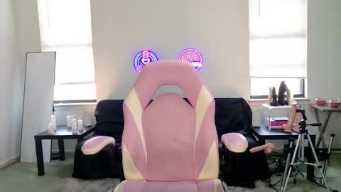 Danielle Banks online show from September 2025 03:35:02 PM