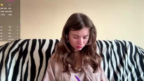 Mia online show from December 2025 07:14:02 AM