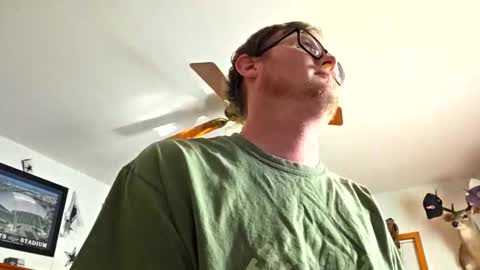 Snapshot of danielp_mod_cb chatting on December 2025 07:42:02 PM Daniel y. online show from December 2025 07:42:02 PM