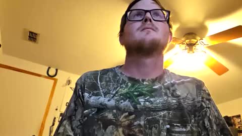 Snapshot of danielp_mod_cb chatting on January 2026 01:41:01 AM Daniel y. online show from January 2026 01:41:01 AM