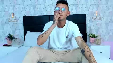 Snapshot of danieltylor chatting on June 2026 08:11:01 PM danieltylor online show from June 2026 08:11:01 PM