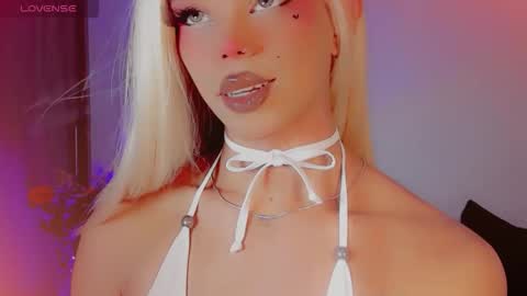 DANNI LEE online show from December 2025 09:44:01 PM