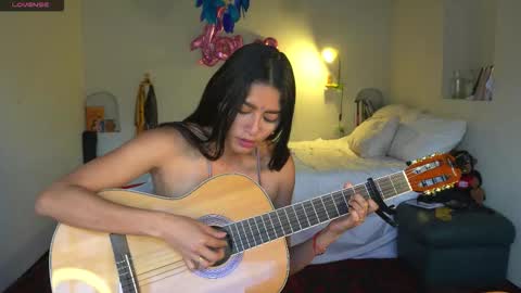 danalle .. online show from October 2025 09:25:02 PM