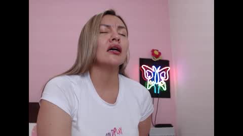 K A R O L online show from February 2025 01:10:01 AM