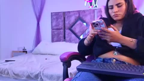 Danilu and Eva online show from November 2025 07:13:02 PM