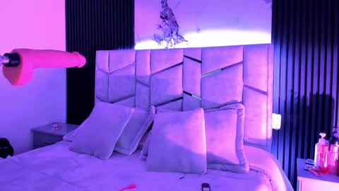 Snapshot of daniphoenixx chatting on December 2024 07:11:02 PM Dani Phonenix online show from December 2024 07:11:02 PM