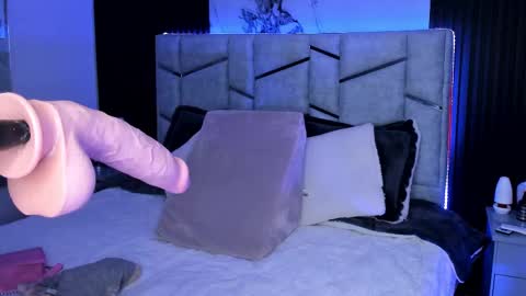 Snapshot of daniphoenixx chatting on February 2025 07:28:01 PM Dani Phonenix online show from February 2025 07:28:01 PM