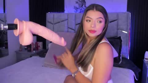 Snapshot of daniphoenixx chatting on February 2025 07:42:01 PM Dani Phonenix online show from February 2025 07:42:01 PM