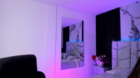 Snapshot of daniphoenixx chatting on October 2025 07:13:01 PM Dani Phonenix online show from October 2025 07:13:01 PM