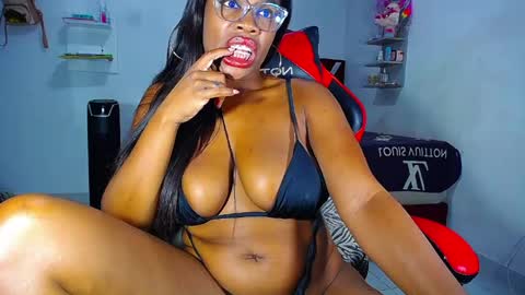 Snapshot of danisabrownn chatting on June 2026 06:12:01 PM danisabrownn online show from June 2026 06:12:01 PM