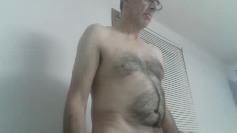 danl20012001 online show from October 2025 02:34:01 AM