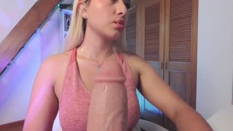 Pau online show from July 2026 06:17:02 PM
