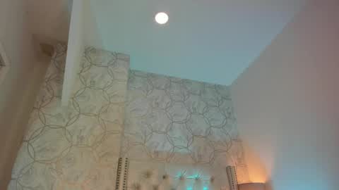 Danna online show from April 2026 10:42:02 AM