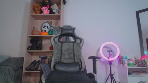 danna isabella online show from May 2026 08:04:02 PM