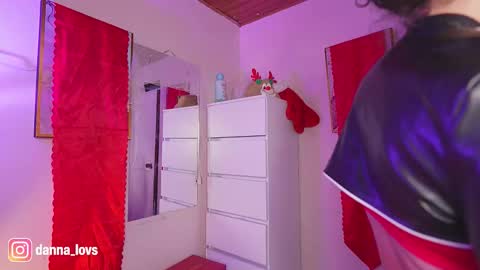 Danna Lovs online show from December 2025 05:39:02 PM