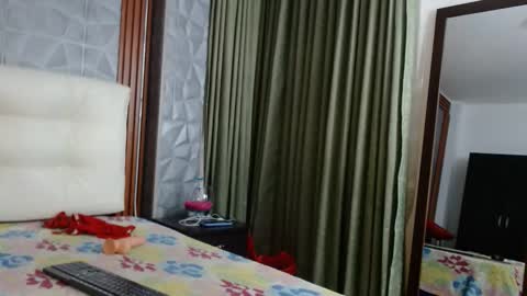 Danna online show from May 2026 08:54:02 PM