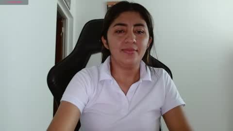 Danna online show from April 2026 08:28:01 PM