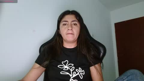 Danna online show from June 2026 08:33:01 PM