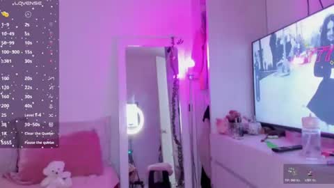 Danna Rhodes online show from July 2026 02:31:01 PM