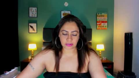 Hilary online show from February 2026 07:06:01 PM