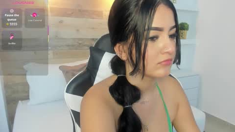 Snapshot of danne_bratz_ chatting on November 2025 07:25:02 PM D A N N A online show from November 2025 07:25:02 PM