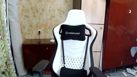 HilmarZ online show from October 2025 04:58:02 PM