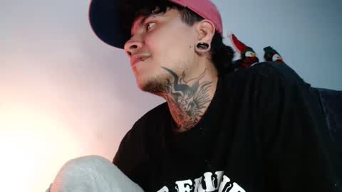 Snapshot of dannteftm chatting on December 2025 11:57:02 PM DANNTE online show from December 2025 11:57:02 PM