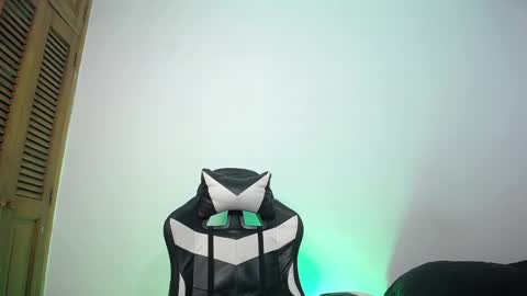 Snapshot of danteread chatting on February 2025 09:58:01 PM danteread online show from February 2025 09:58:01 PM