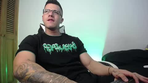 Snapshot of danteread chatting on February 2025 08:29:02 PM danteread online show from February 2025 08:29:02 PM