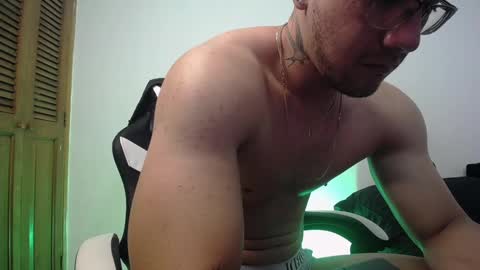 Snapshot of danteread chatting on February 2025 06:04:01 PM danteread online show from February 2025 06:04:01 PM