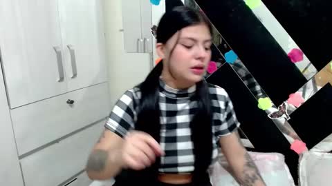 Snapshot of daphne877046 chatting on October 2025 05:32:02 PM daphne877046 online show from October 2025 05:32:02 PM