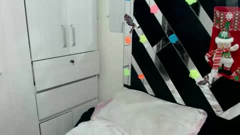 Snapshot of daphne877046 chatting on November 2025 07:01:02 PM daphne877046 online show from November 2025 07:01:02 PM