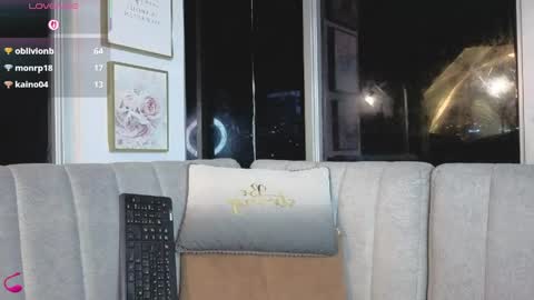 Snapshot of daphne_chers chatting on April 2026 02:27:02 AM daphne_chers online show from April 2026 02:27:02 AM