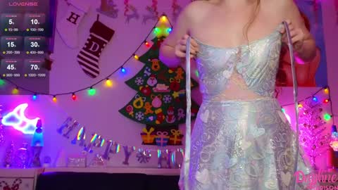 Snapshot of daphnemadison chatting on December 2024 10:34:01 PM Daphne Madison online show from December 2024 10:34:01 PM