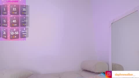 Daphne online show from October 2025 11:17:01 AM