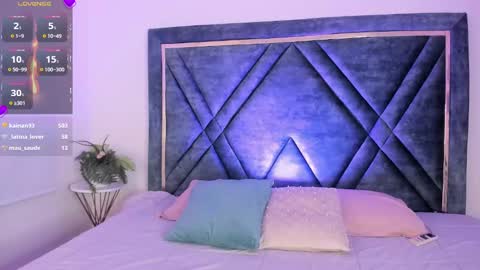 Daphne online show from February 2025 12:08:02 AM