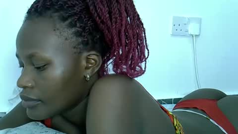 ESTHER online show from March 2025 07:28:01 PM