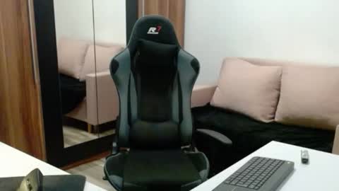 Snapshot of darius_94 chatting on October 2025 05:17:02 AM darius_94 online show from October 2025 05:17:02 AM