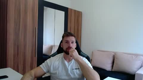 darius_94 online show from March 2026 06:47:02 AM