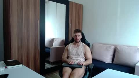 darius_94 online show from April 2026 07:12:02 AM