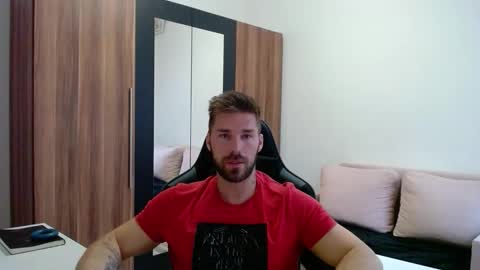 darius_94 online show from May 2026 04:20:01 AM