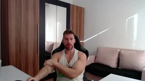 Snapshot of darius_94 chatting on June 2026 05:12:01 AM darius_94 online show from June 2026 05:12:01 AM