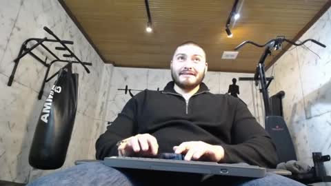 Snapshot of darius_wolfe chatting on May 2026 11:17:01 AM Darius online show from May 2026 11:17:01 AM