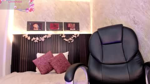 Snapshot of dark__nymph chatting on October 2025 10:37:02 AM Dark online show from October 2025 10:37:02 AM