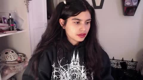 Moony online show from December 2024 07:00:02 PM